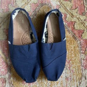 Toms navy